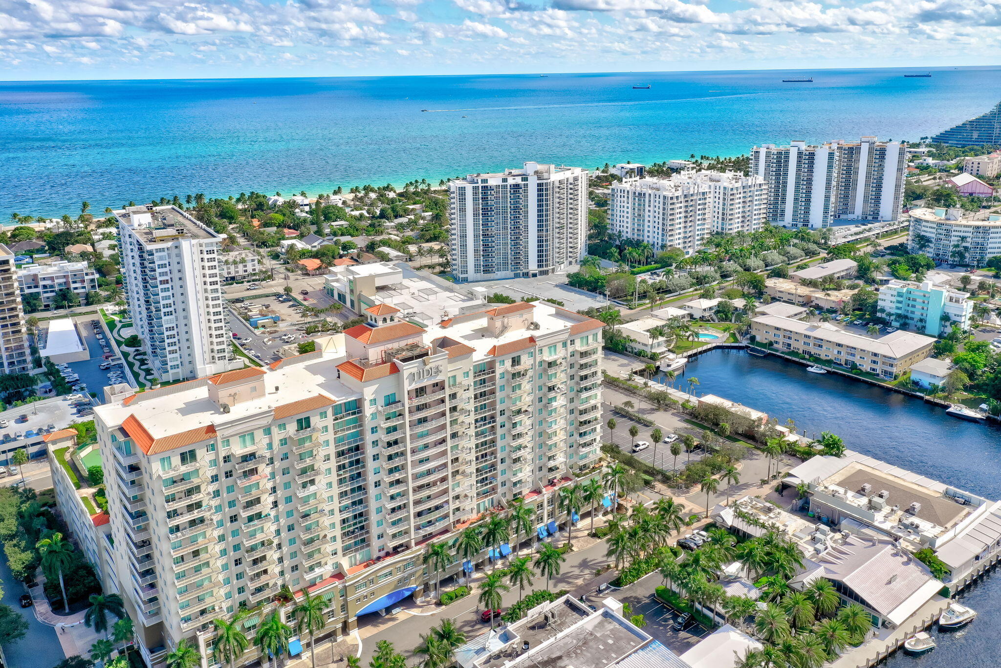 TIDES AT BRIDGESIDE SQUARE - Residential