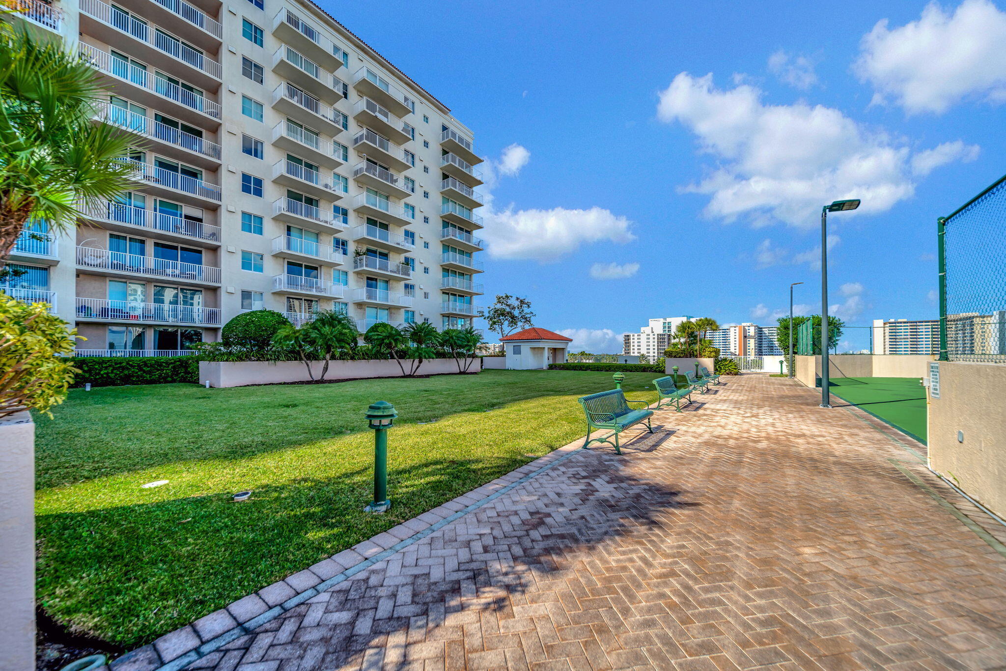 TIDES AT BRIDGESIDE SQUARE - Residential