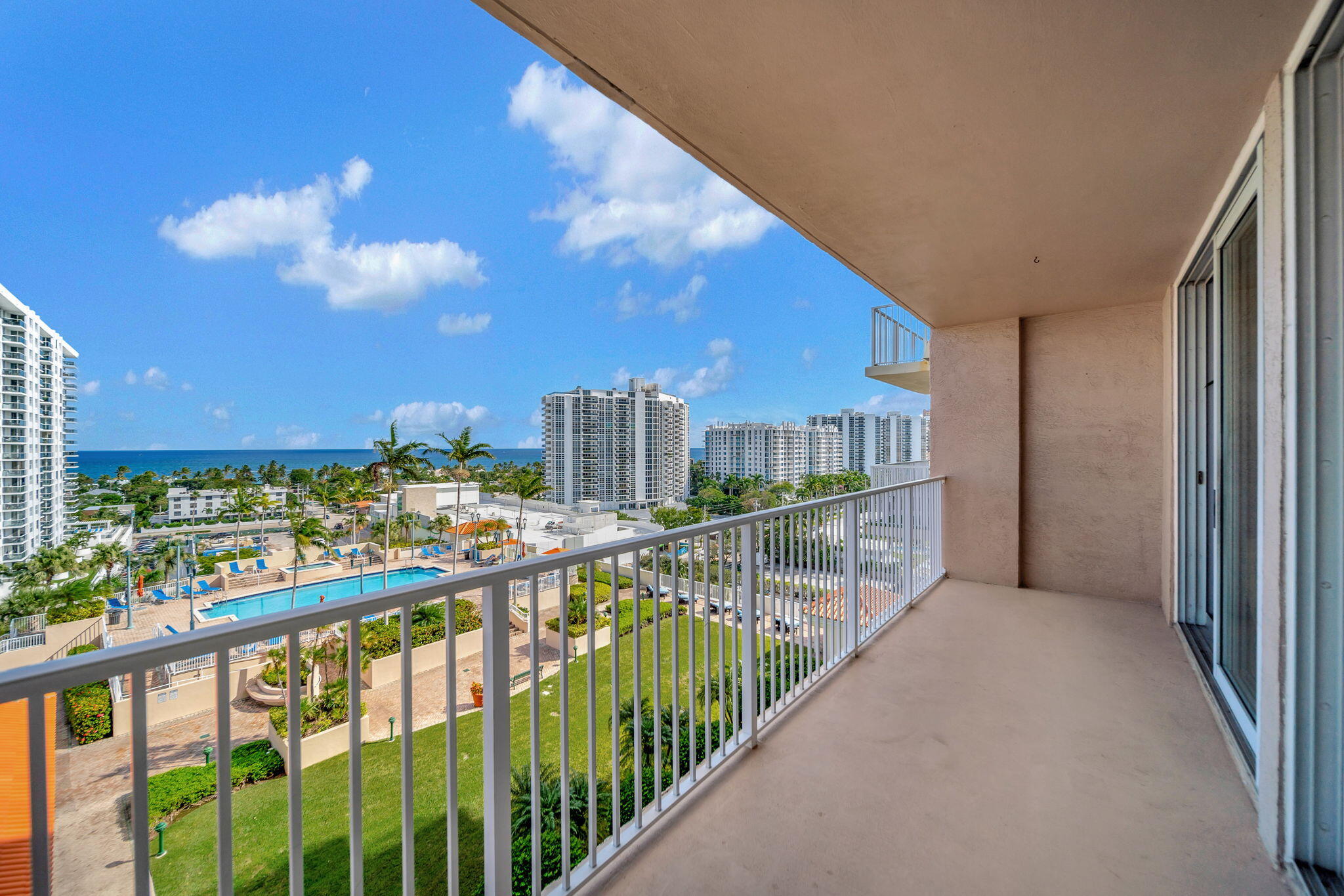 TIDES AT BRIDGESIDE SQUARE - Residential