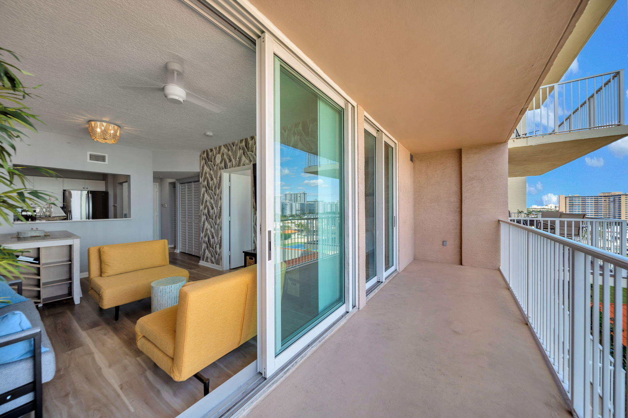 TIDES AT BRIDGESIDE SQUARE - Residential