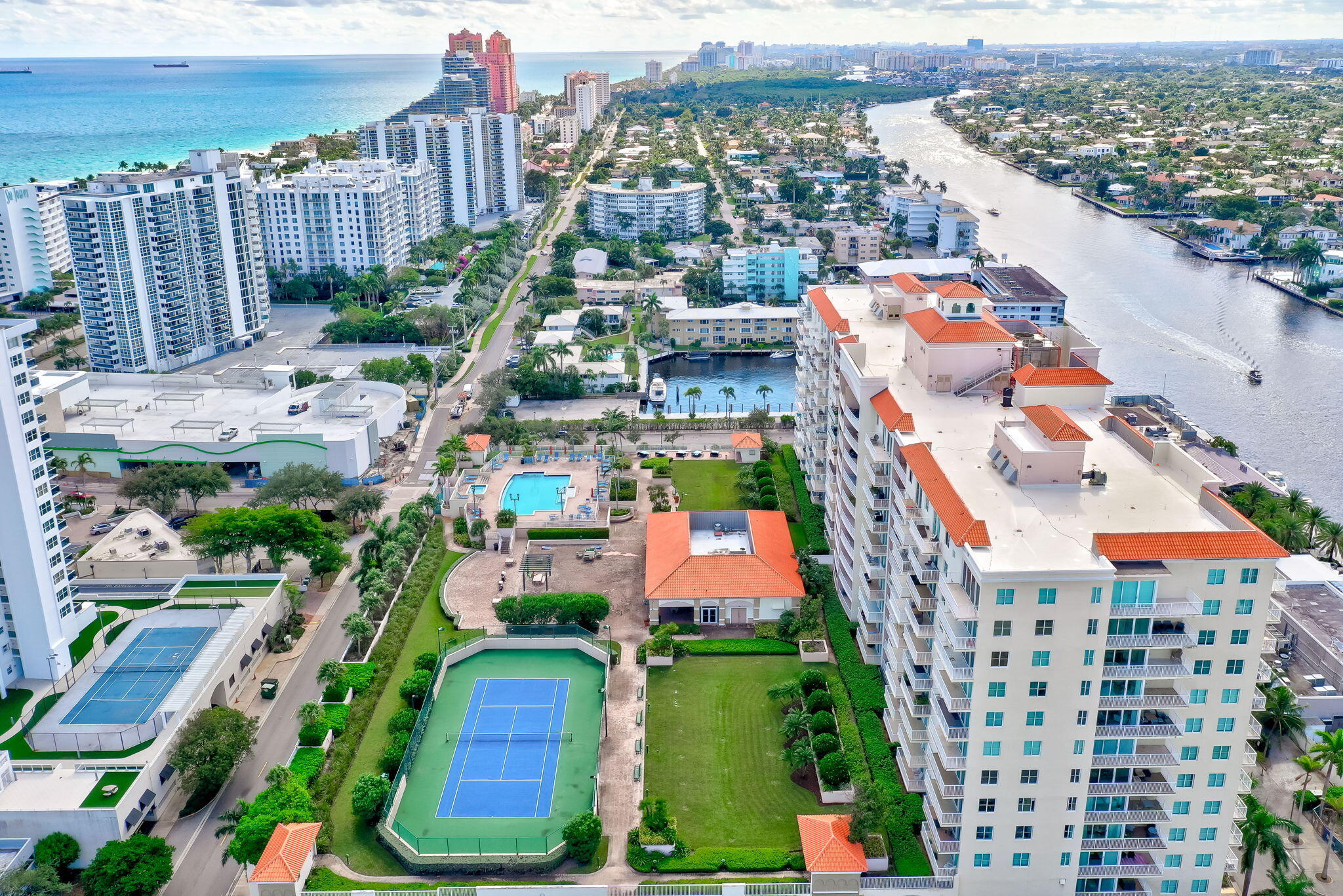 TIDES AT BRIDGESIDE SQUARE - Residential