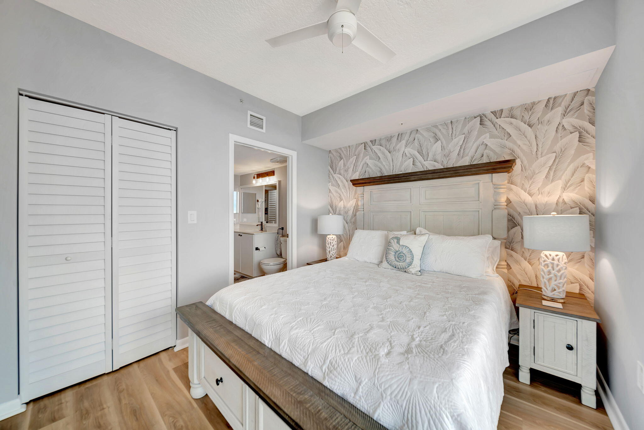 TIDES AT BRIDGESIDE SQUARE - Residential