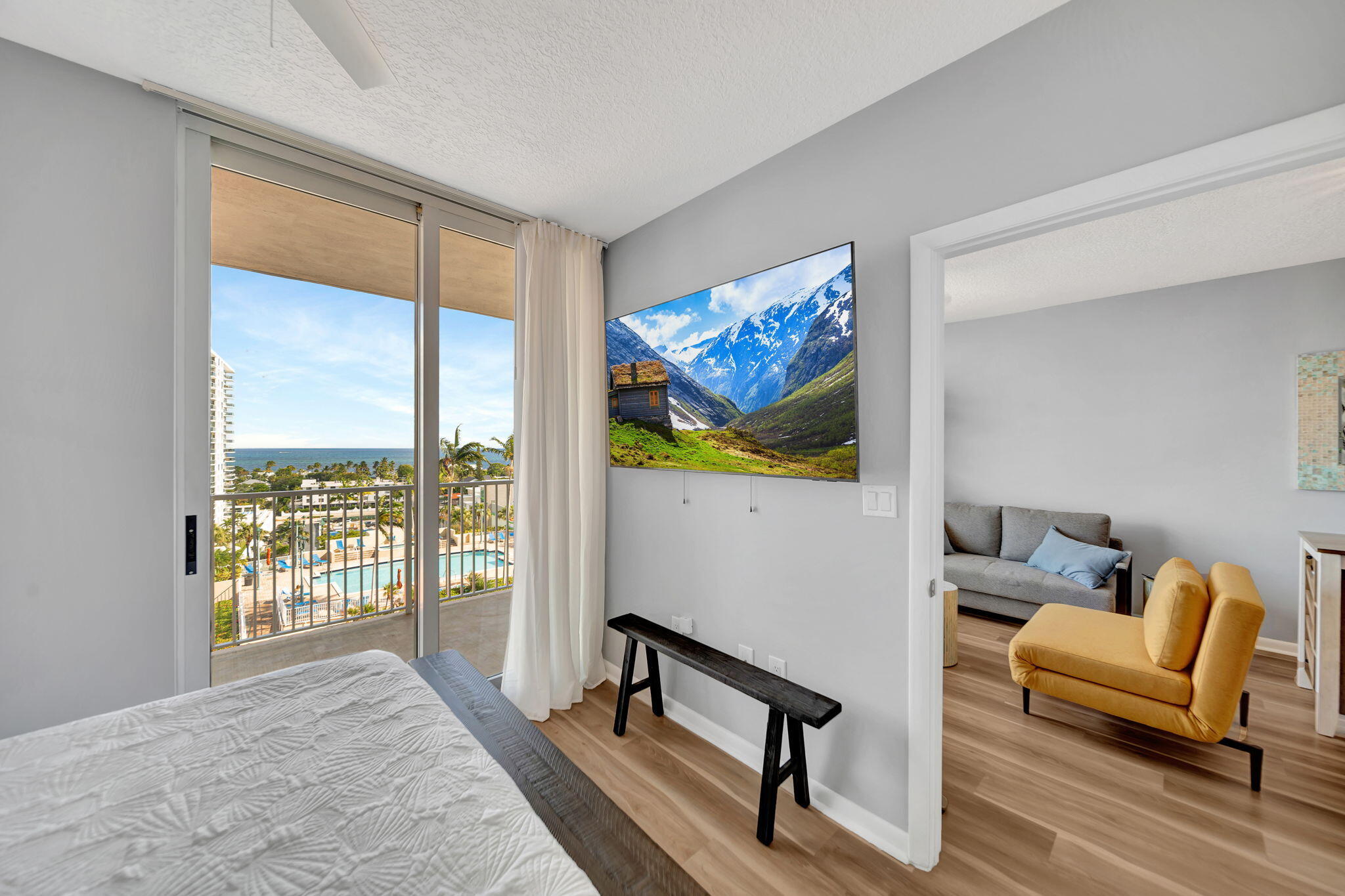 TIDES AT BRIDGESIDE SQUARE - Residential