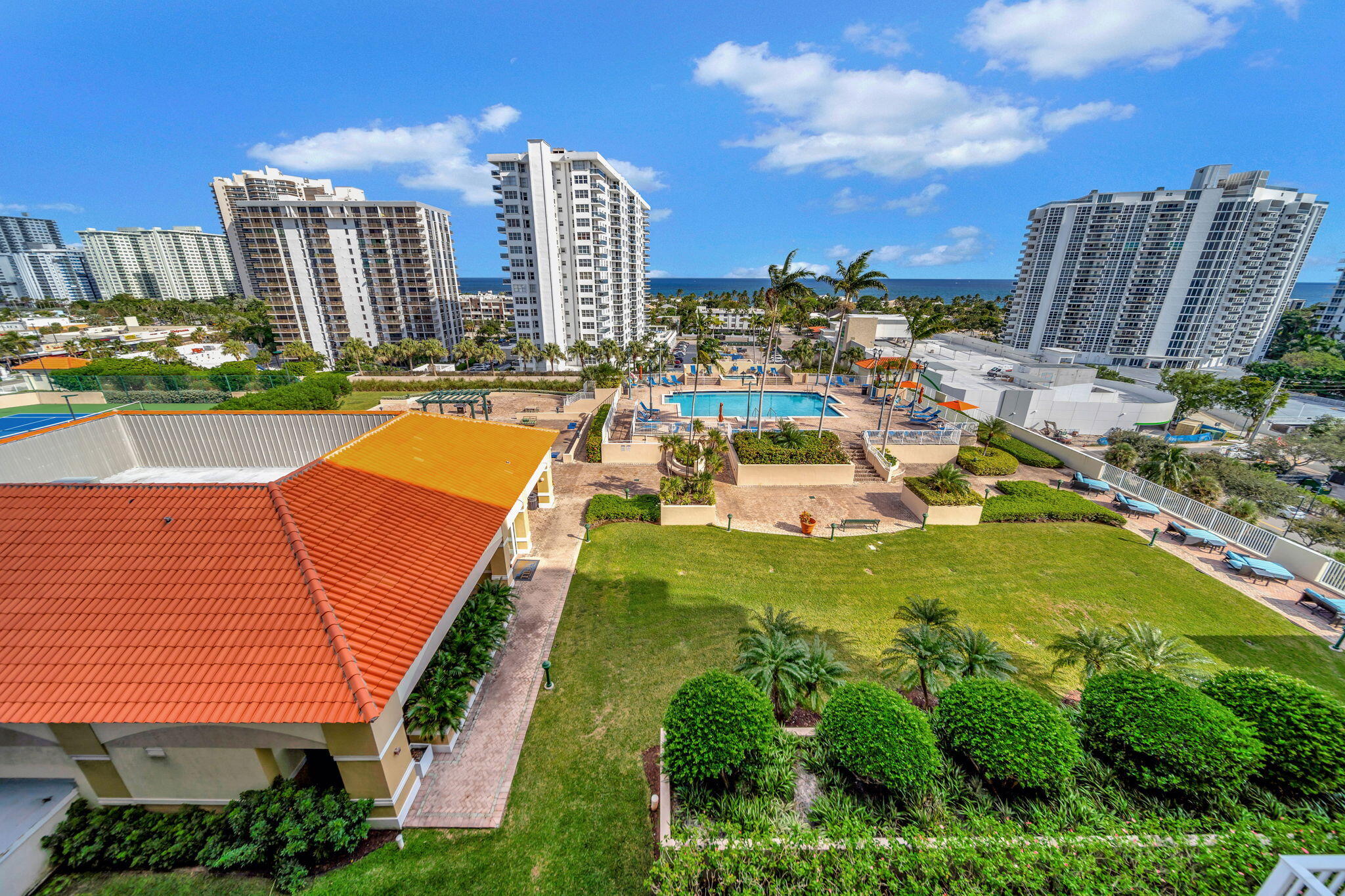 TIDES AT BRIDGESIDE SQUARE - Residential