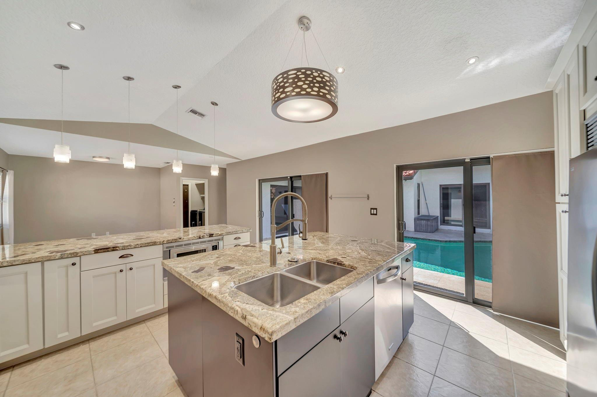 OAKBROOK/HIDDEN HAMMOCKS - Residential