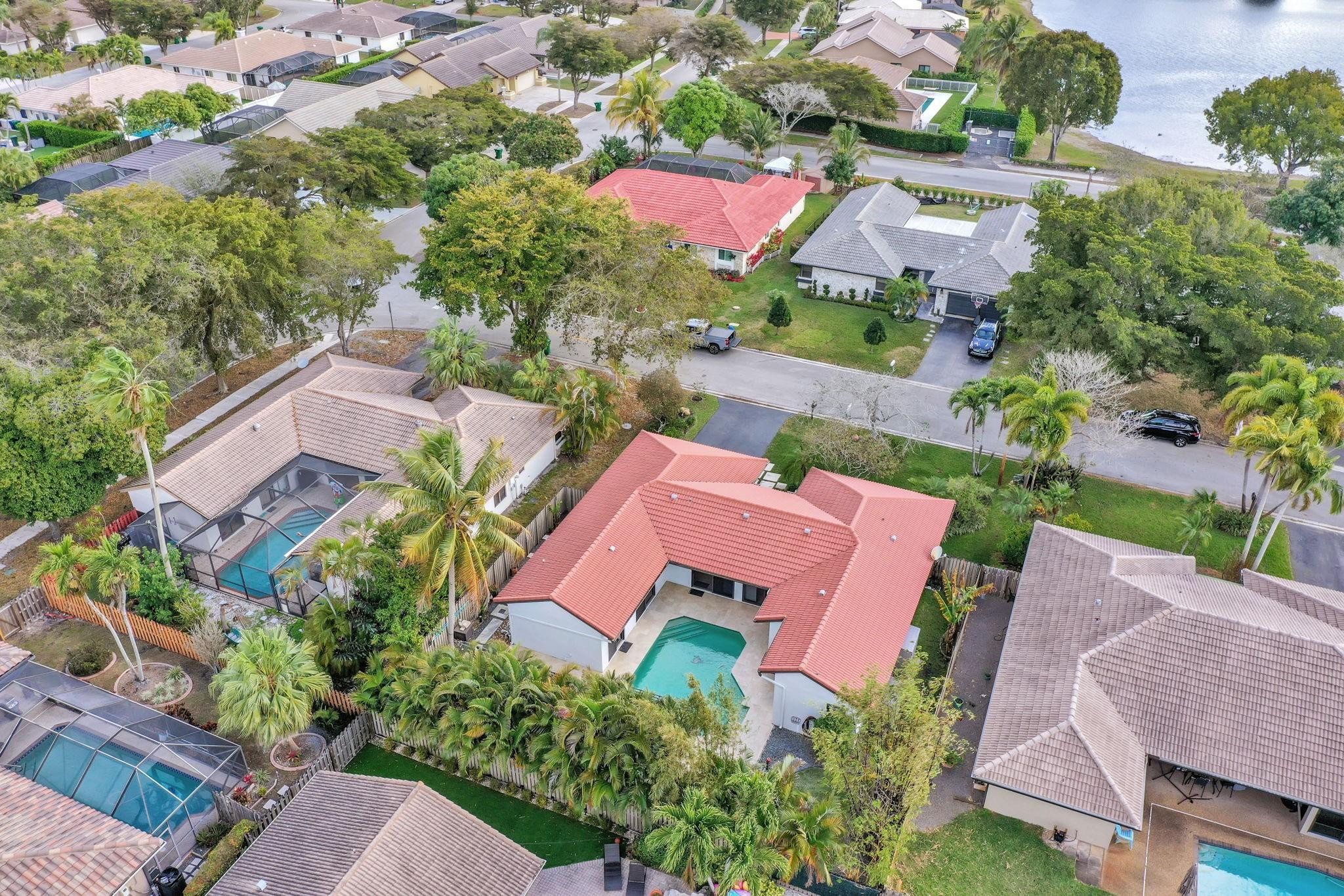 OAKBROOK/HIDDEN HAMMOCKS - Residential