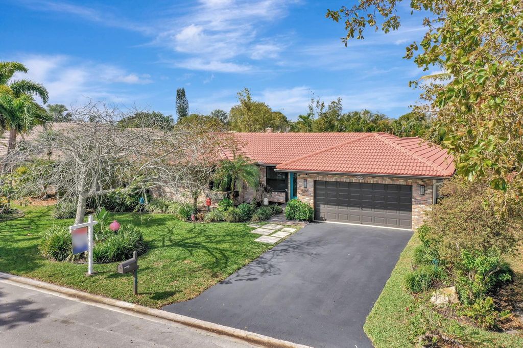 Photo of 5368 NW 64 Way, Coral Springs, FL 33067 (MLS # F10552730)