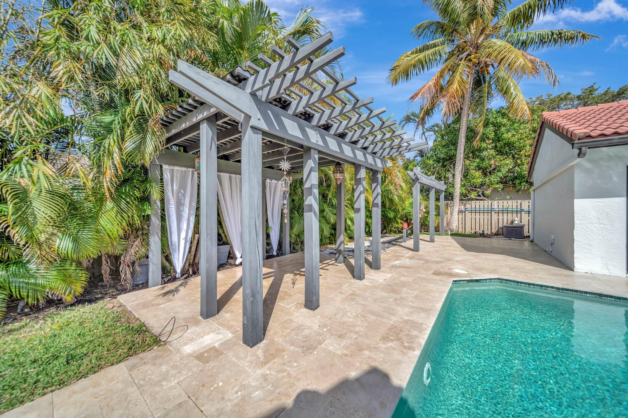 OAKBROOK/HIDDEN HAMMOCKS - Residential