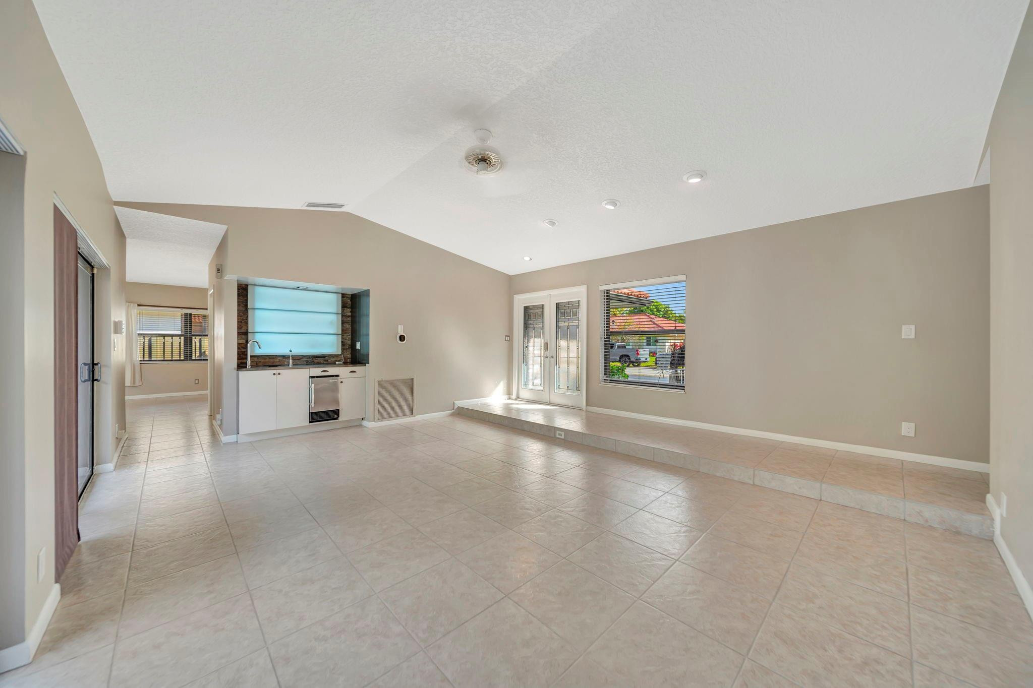 OAKBROOK/HIDDEN HAMMOCKS - Residential