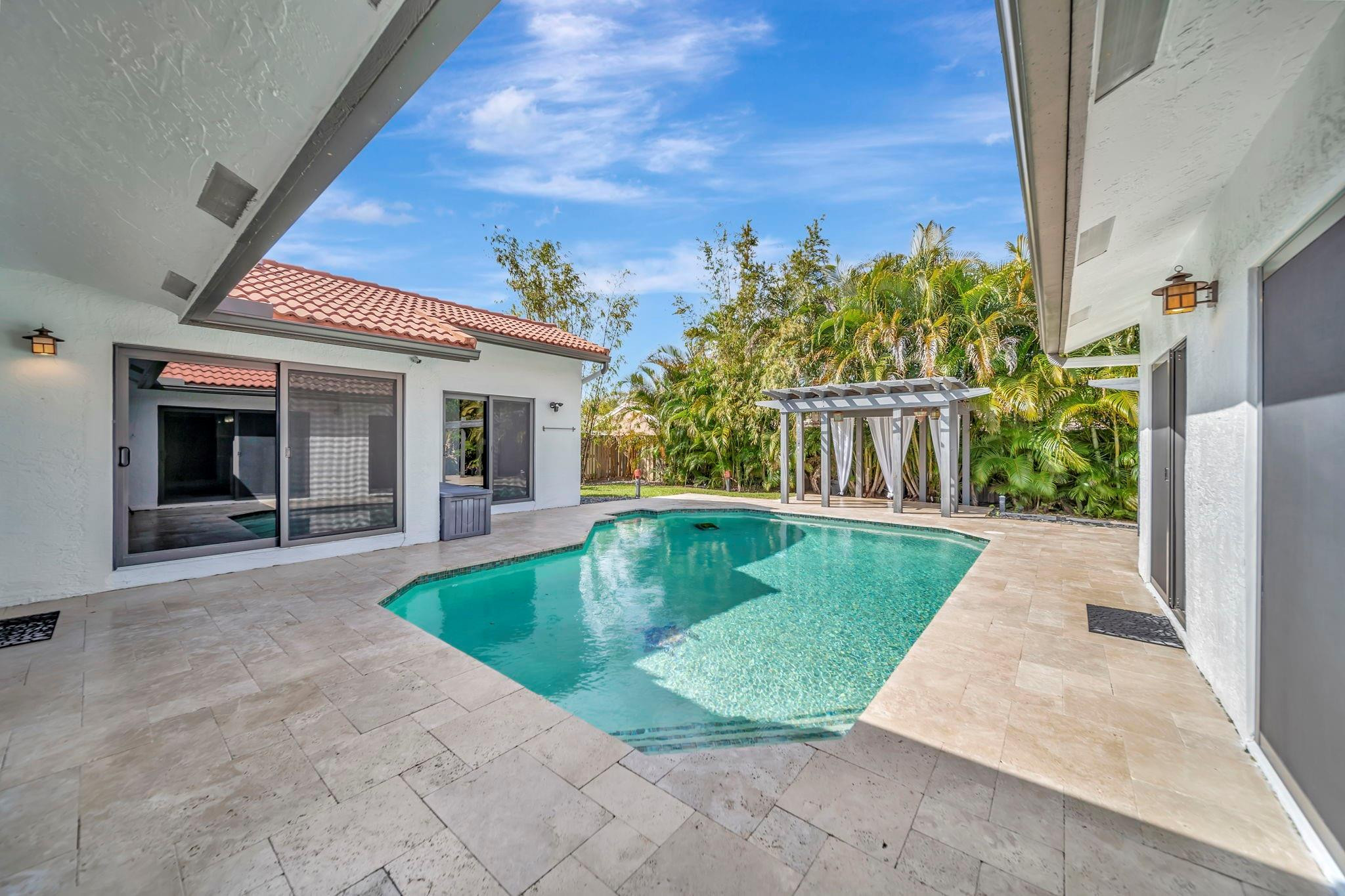 OAKBROOK/HIDDEN HAMMOCKS - Residential