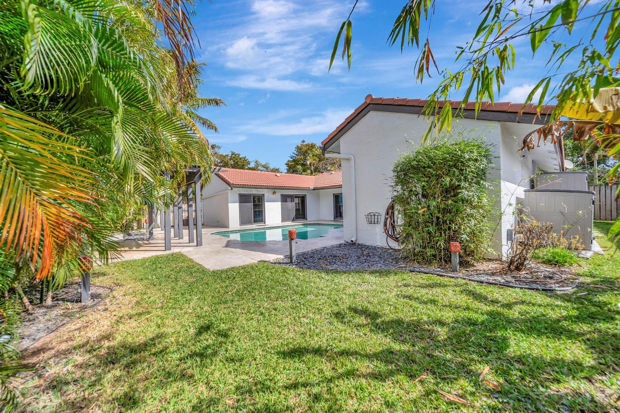 OAKBROOK/HIDDEN HAMMOCKS - Residential