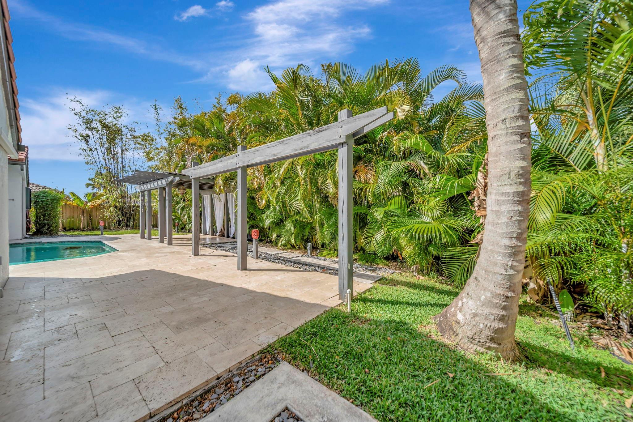 OAKBROOK/HIDDEN HAMMOCKS - Residential