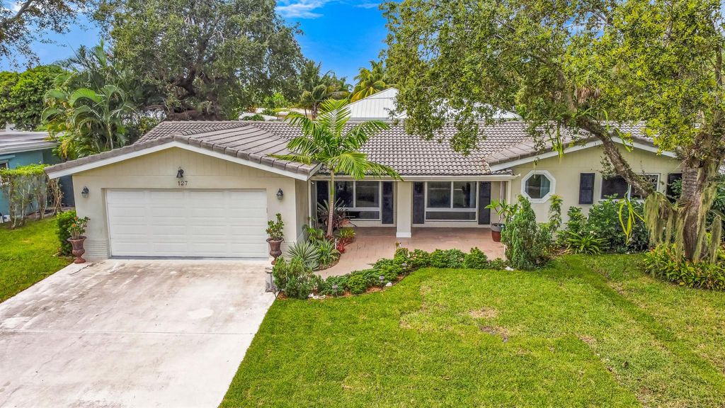 Photo of 127 SW 7 Avenue, Boca Raton, FL 33486 (MLS # R11126535)