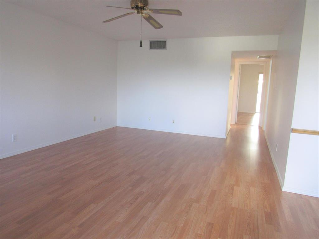 VILLAGE GREEN BUCKINGHAM CONDO - Residential Lease