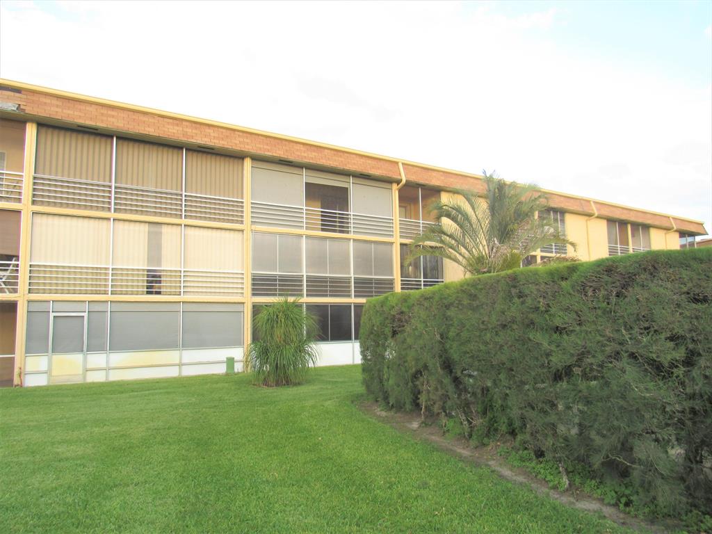 VILLAGE GREEN BUCKINGHAM CONDO - Residential Lease