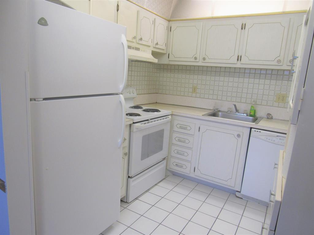 VILLAGE GREEN BUCKINGHAM CONDO - Residential Lease