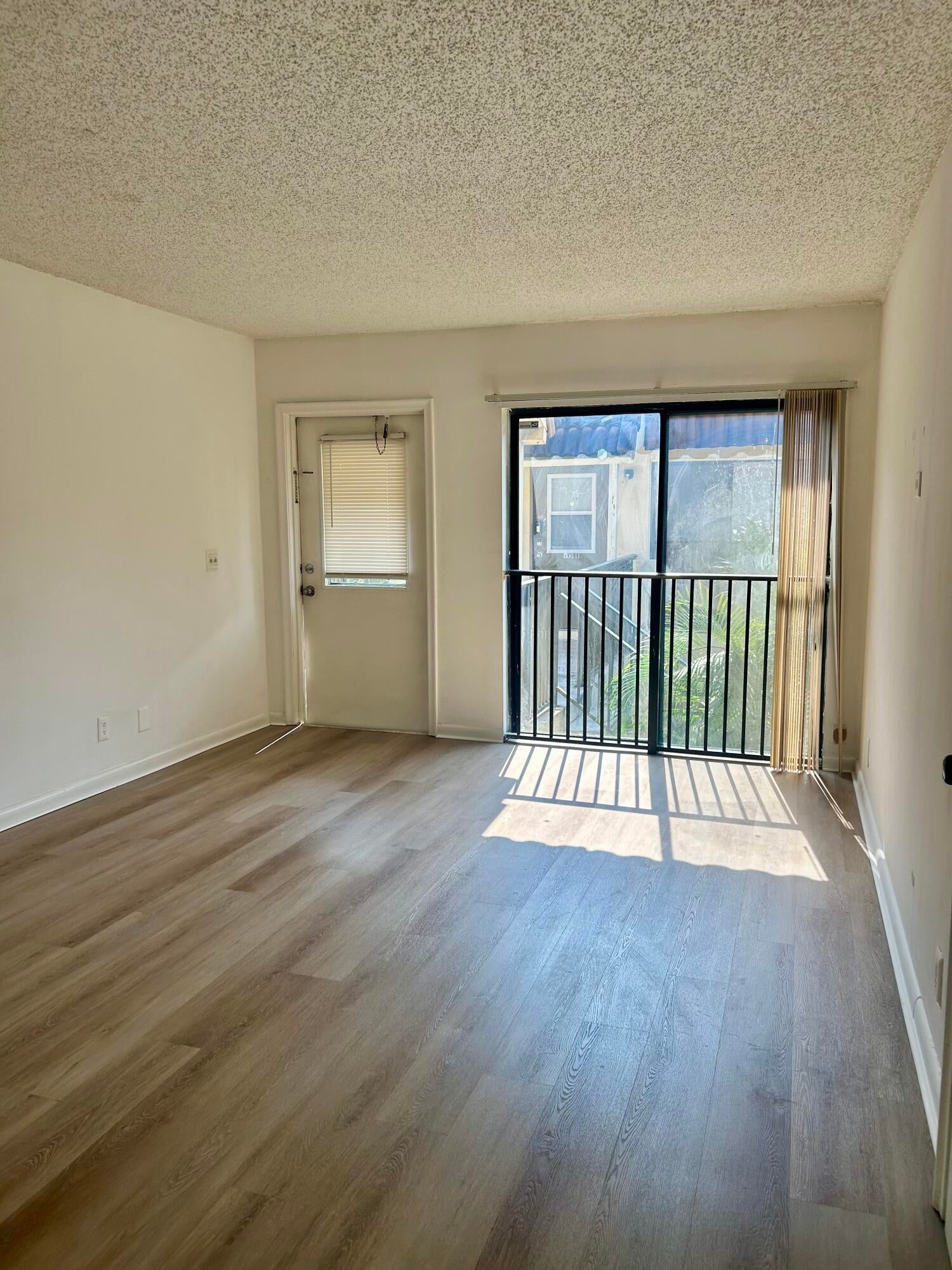 Photo 1 of 23 — 11606 Royal Palm Boulevard 11606, Coral Springs, FL 33065