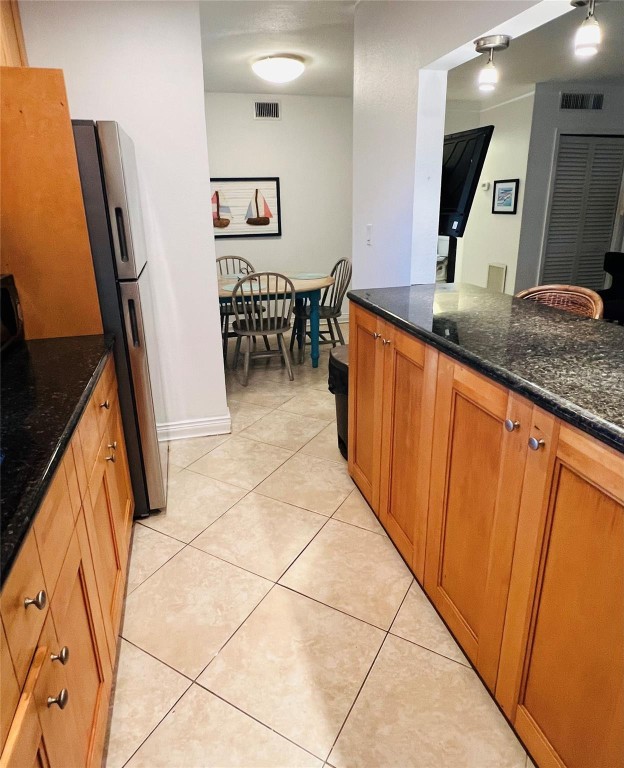 CYPRESS ARMS CONDOMINIUM - Residential Lease