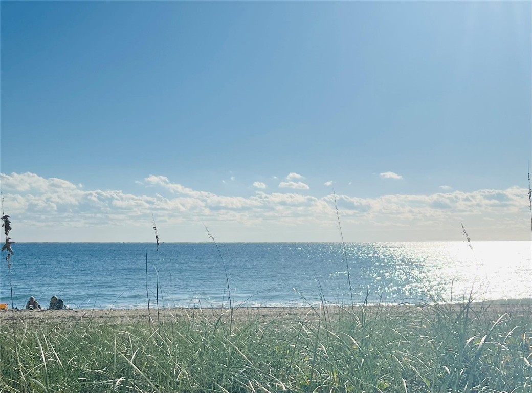 CYPRESS ARMS CONDOMINIUM - Residential Lease