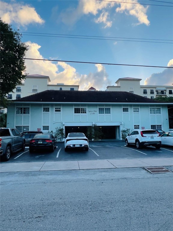 CYPRESS ARMS CONDOMINIUM - Residential Lease