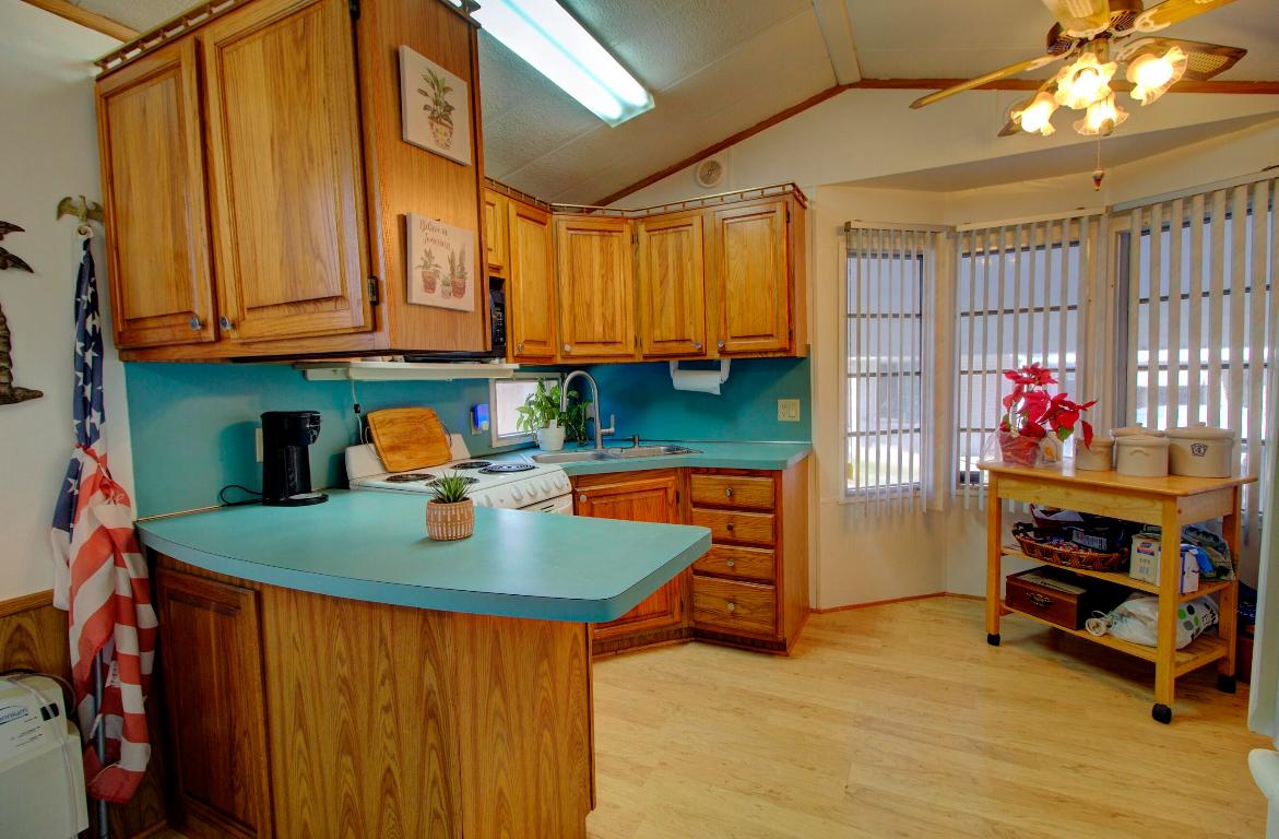 ANCIENT OAKS RV RESORT NO II - Residential