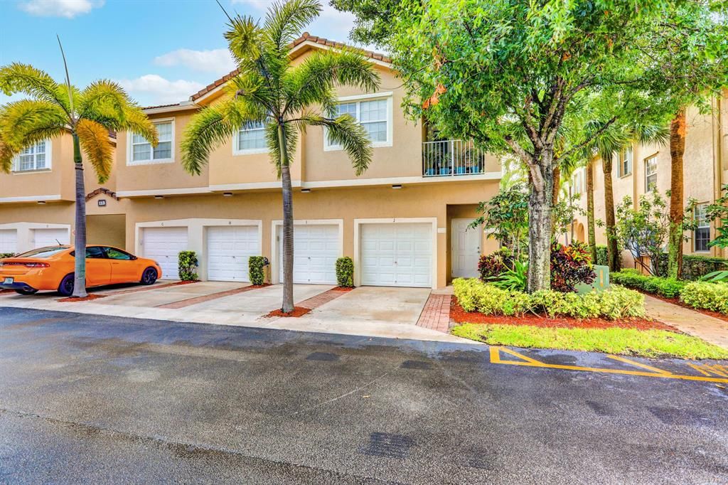 Photo of 113 Lighthouse Circle #H, Tequesta, FL 33469 (MLS # R10733382)