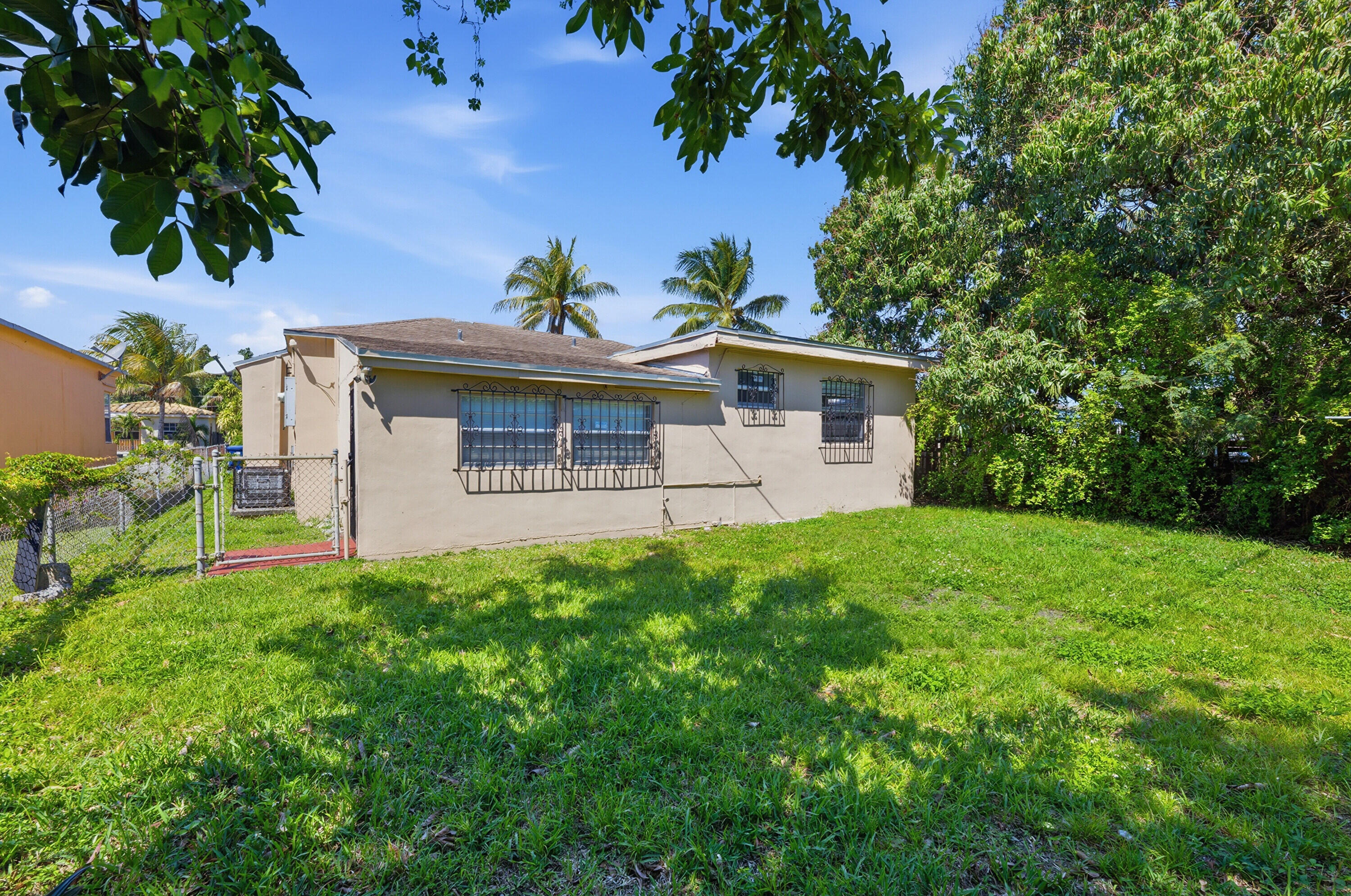 STEPHEN MANOR - Residential