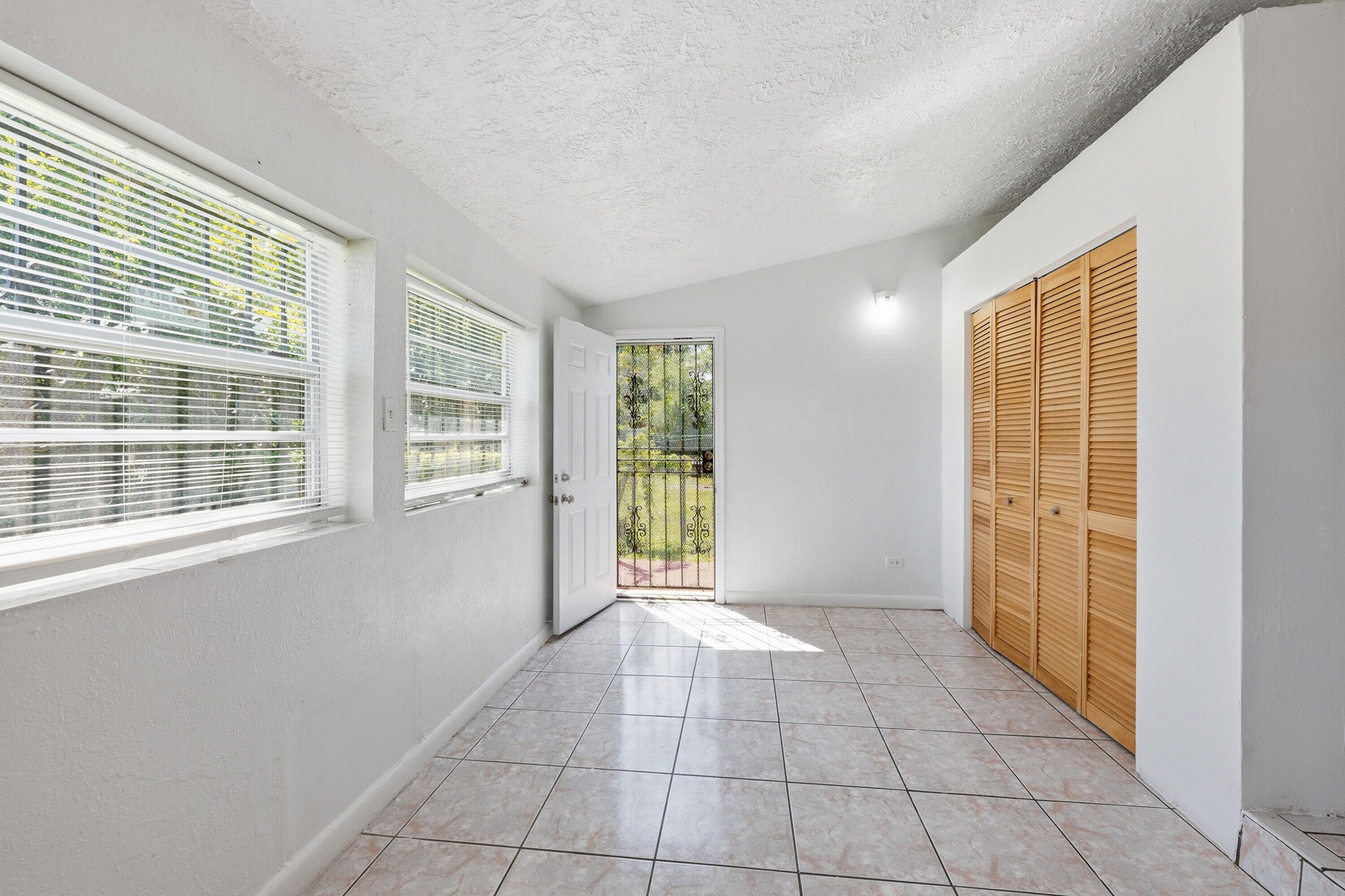 STEPHEN MANOR - Residential