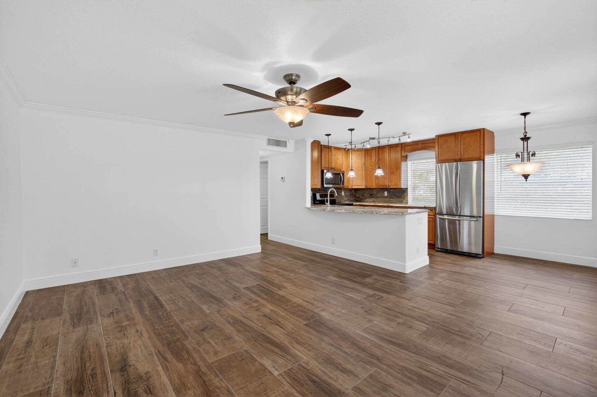 KINGS POINT - Residential