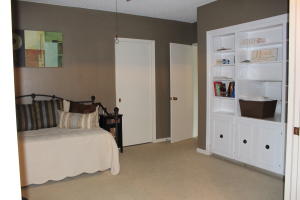 COWDRAY PARK CONDO - Residential Lease
