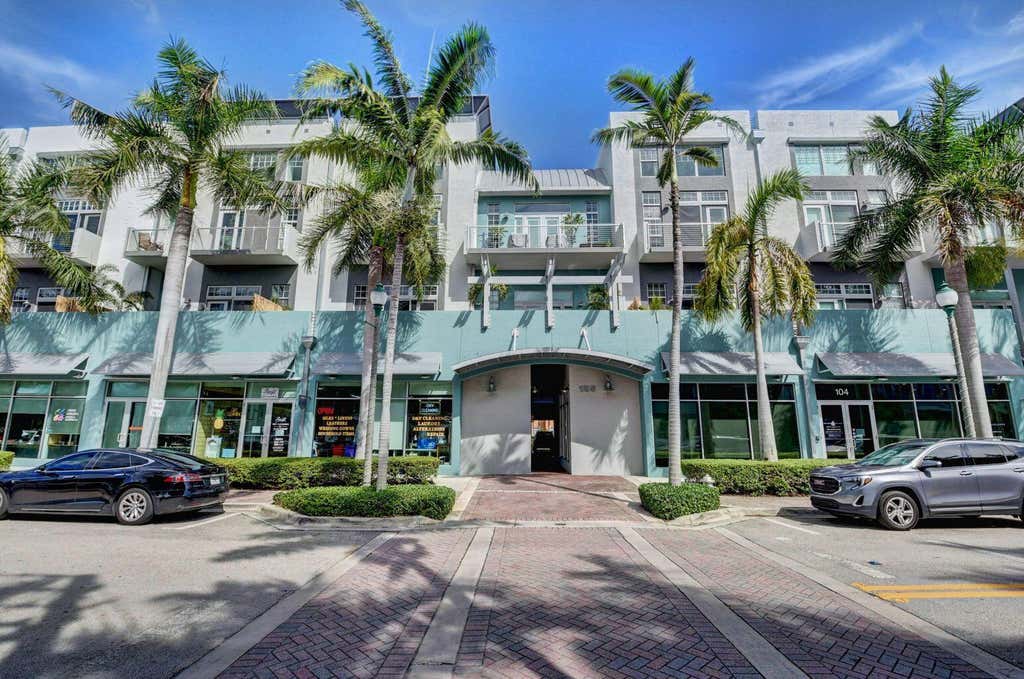 Photo of 185 NE 4th Avenue #204, Delray Beach, FL 33483 (MLS # B26012973)