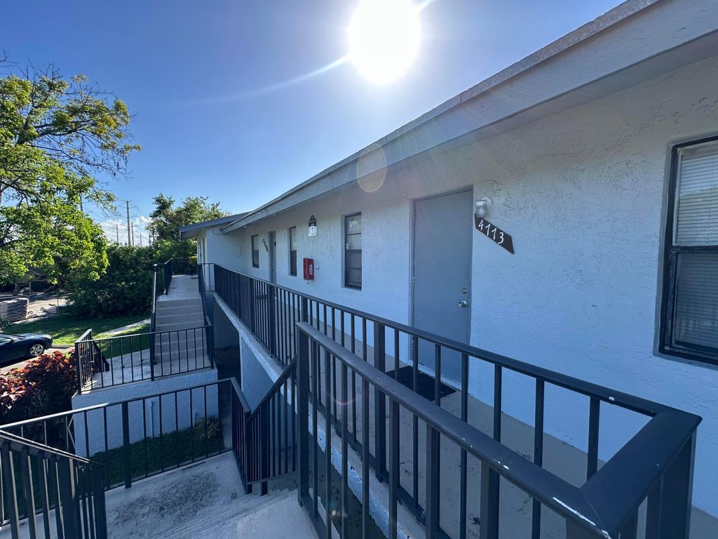 Photo of 4773 Arjaro Drive, West Palm Beach, FL 33407 (MLS # B26013754)