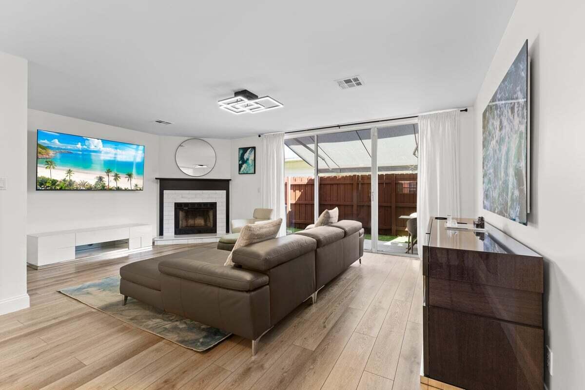 CASCADES TOWNHOMES CONDO - Residential Lease