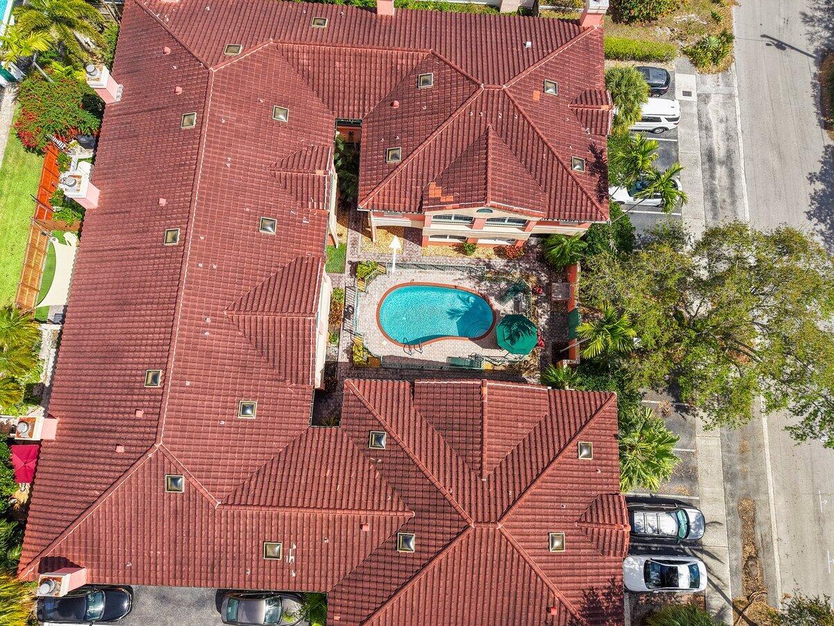 CASCADES TOWNHOMES CONDO - Residential Lease