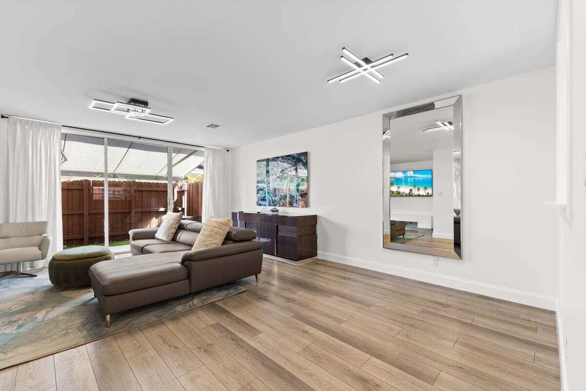 CASCADES TOWNHOMES CONDO - Residential Lease