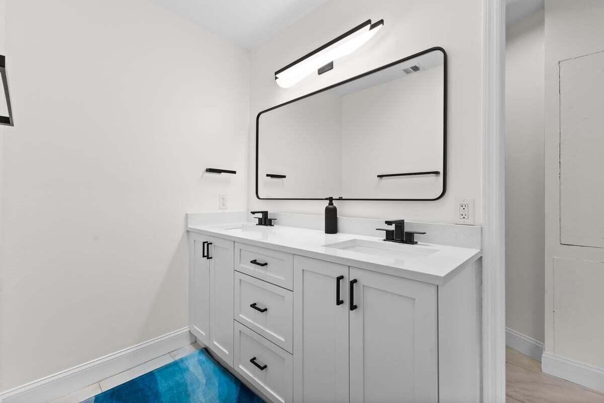 CASCADES TOWNHOMES CONDO - Residential Lease