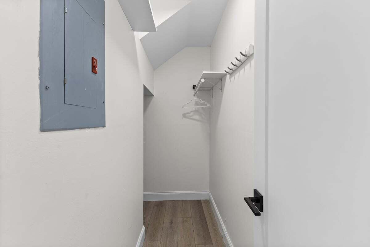 CASCADES TOWNHOMES CONDO - Residential Lease