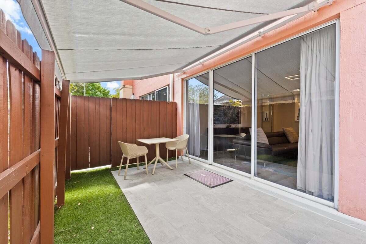 CASCADES TOWNHOMES CONDO - Residential Lease