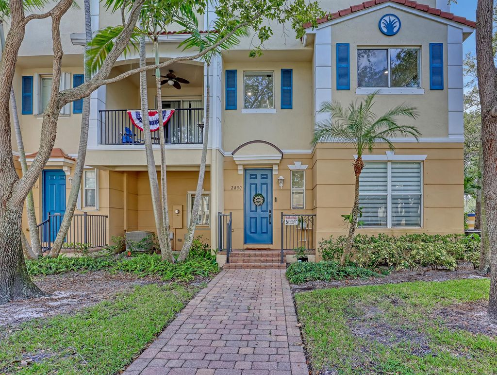 Photo of 2850 S Oasis Drive, Boynton Beach, FL 33426 (MLS # R11134644)