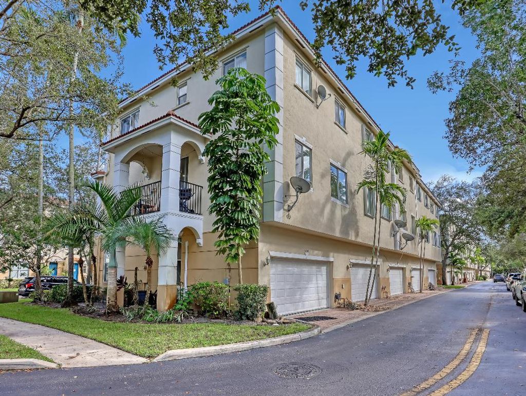 Photo of 2850 S Oasis Drive, Boynton Beach, FL 33426 (MLS # R11134644)