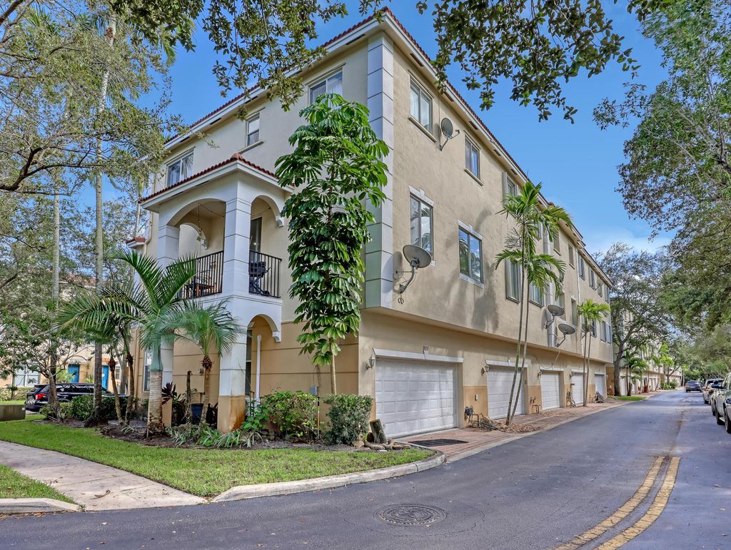 Photo of 2850 S Oasis Drive, Boynton Beach, FL 33426 (MLS # R11134644)