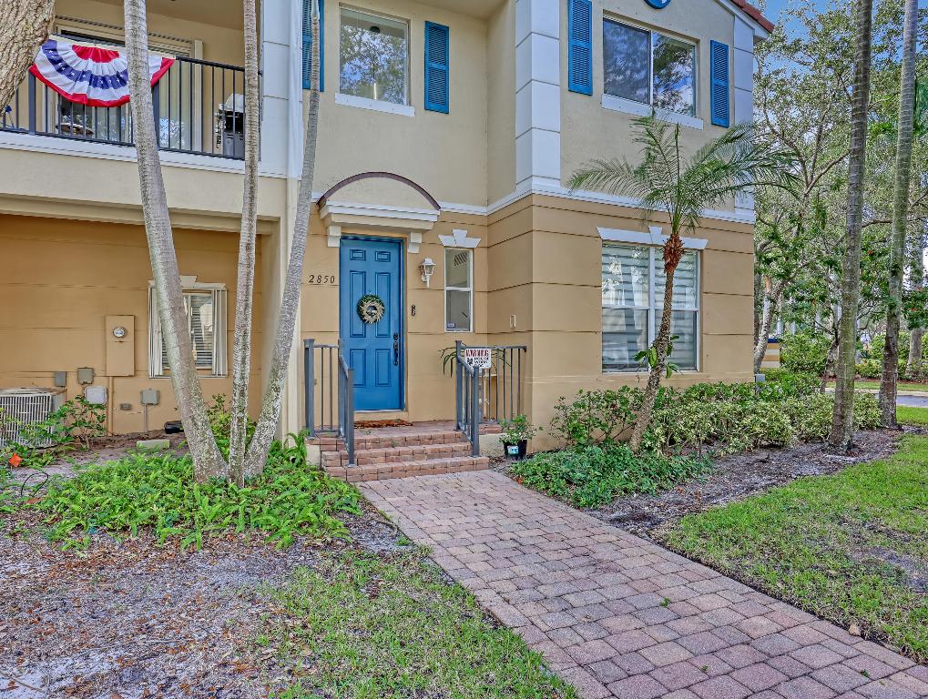 2850 S Oasis Drive