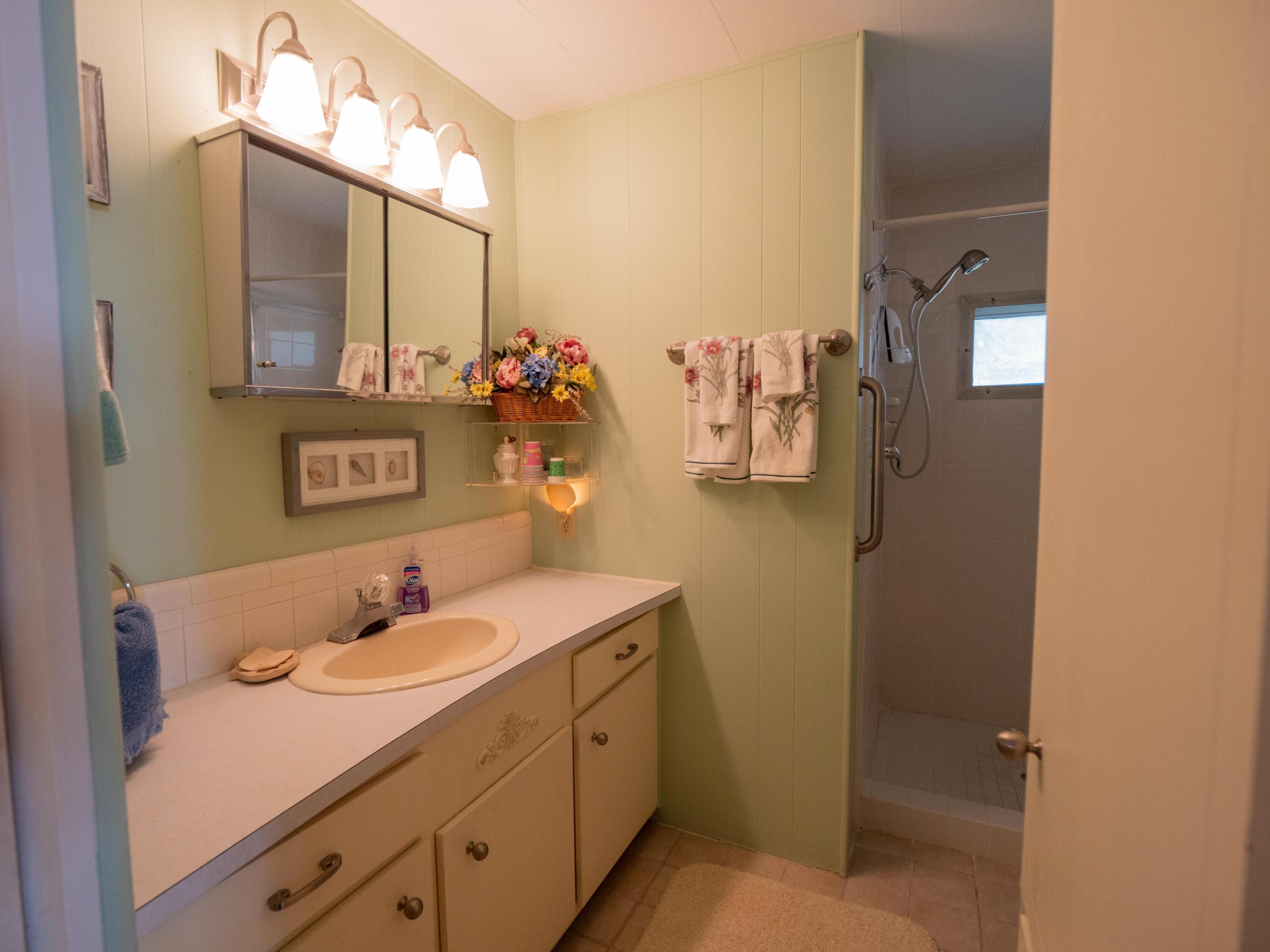 HIDDEN HARBOUR CONDO - Residential