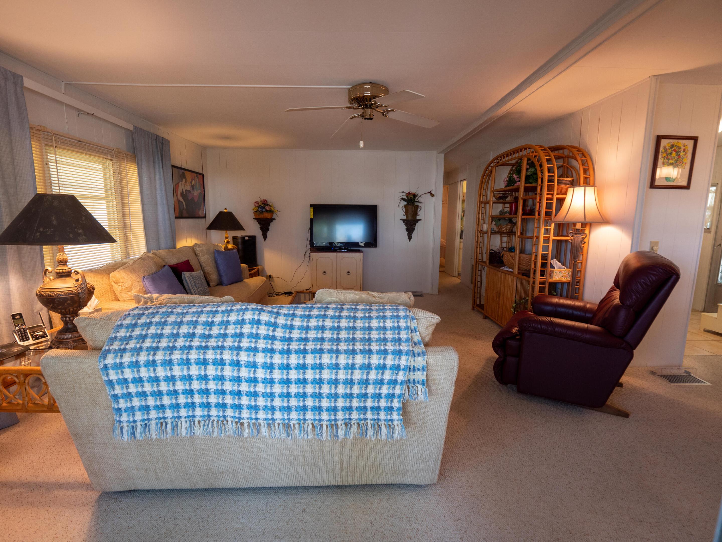 HIDDEN HARBOUR CONDO - Residential