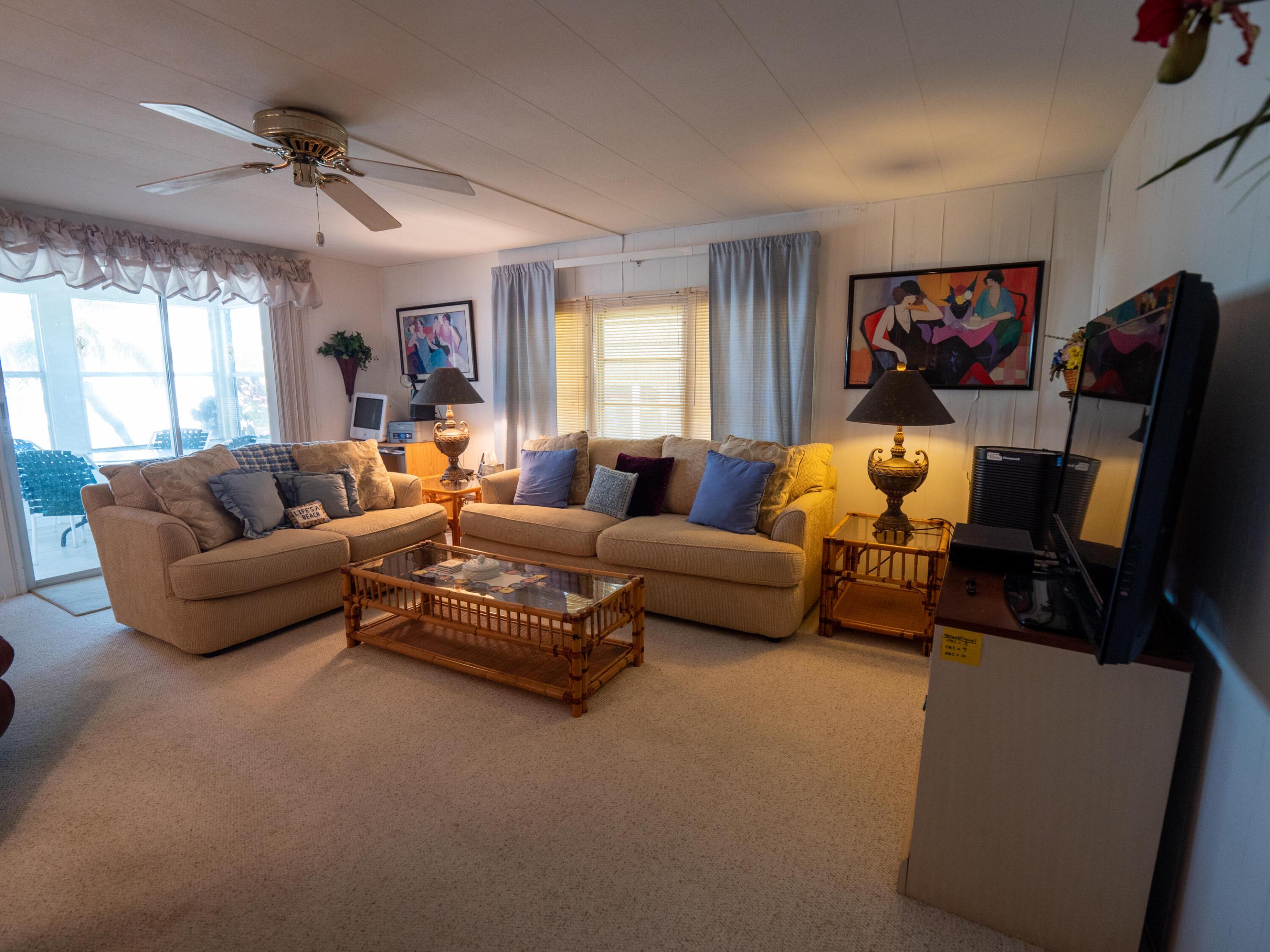 HIDDEN HARBOUR CONDO - Residential