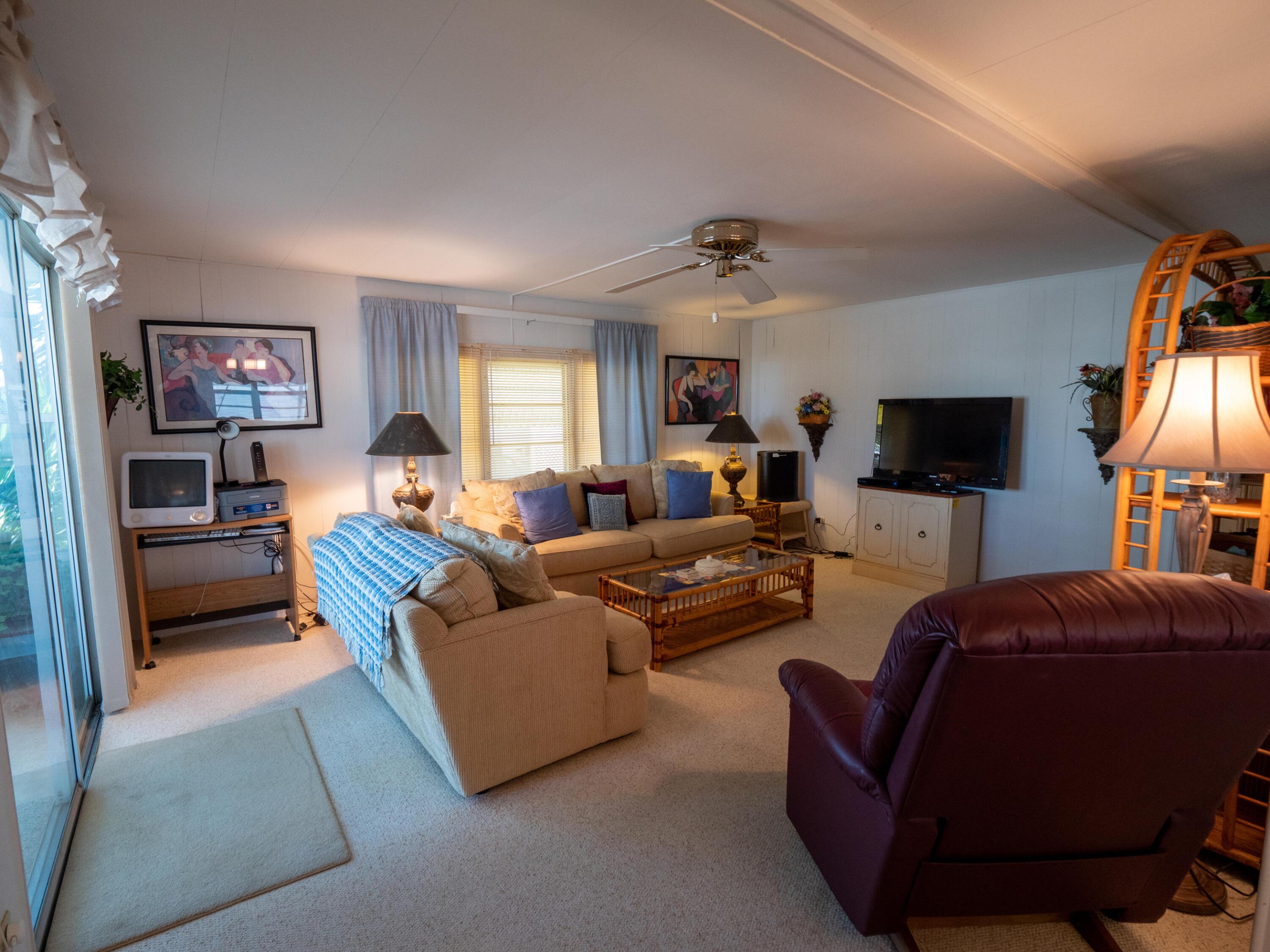 HIDDEN HARBOUR CONDO - Residential