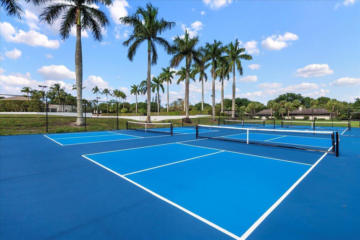 GOLF AND TENNIS VILLAGE P - Residential