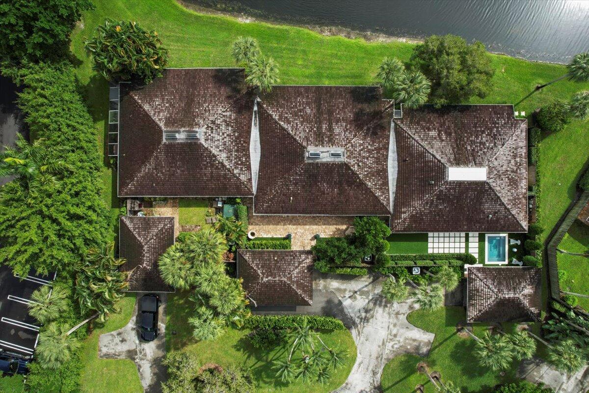 GOLF AND TENNIS VILLAGE P - Residential