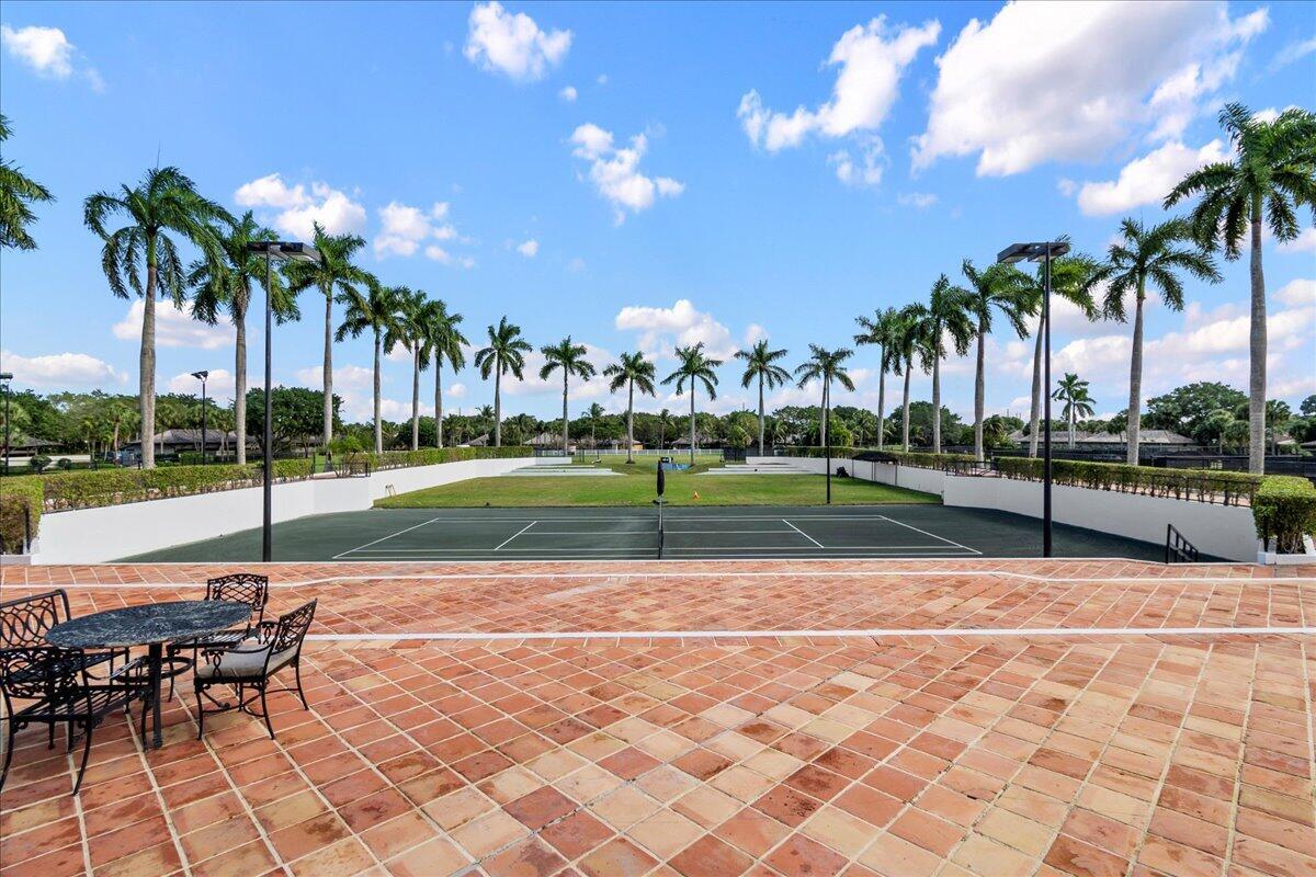 GOLF AND TENNIS VILLAGE P - Residential