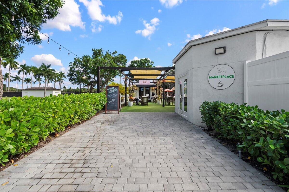 GOLF AND TENNIS VILLAGE P - Residential